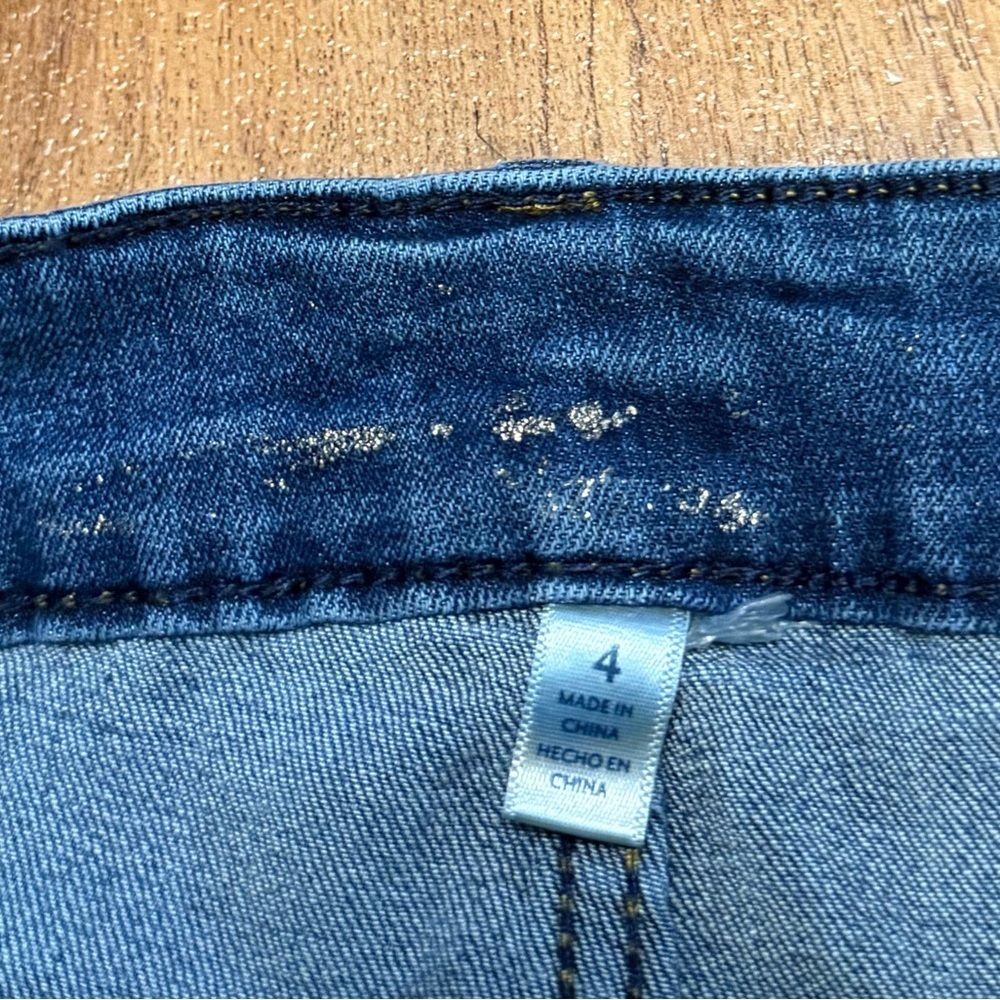 Seven7 Skinny Jeans Women’s Size 4 – Medium Wash Distressed Raw Hem Denim - Picture 3 of 6